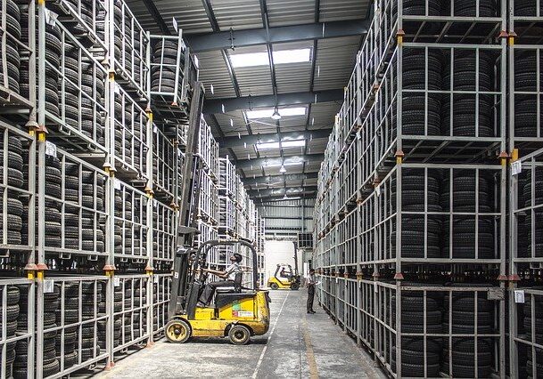 forklift-835340_640 forklift-835340_640
